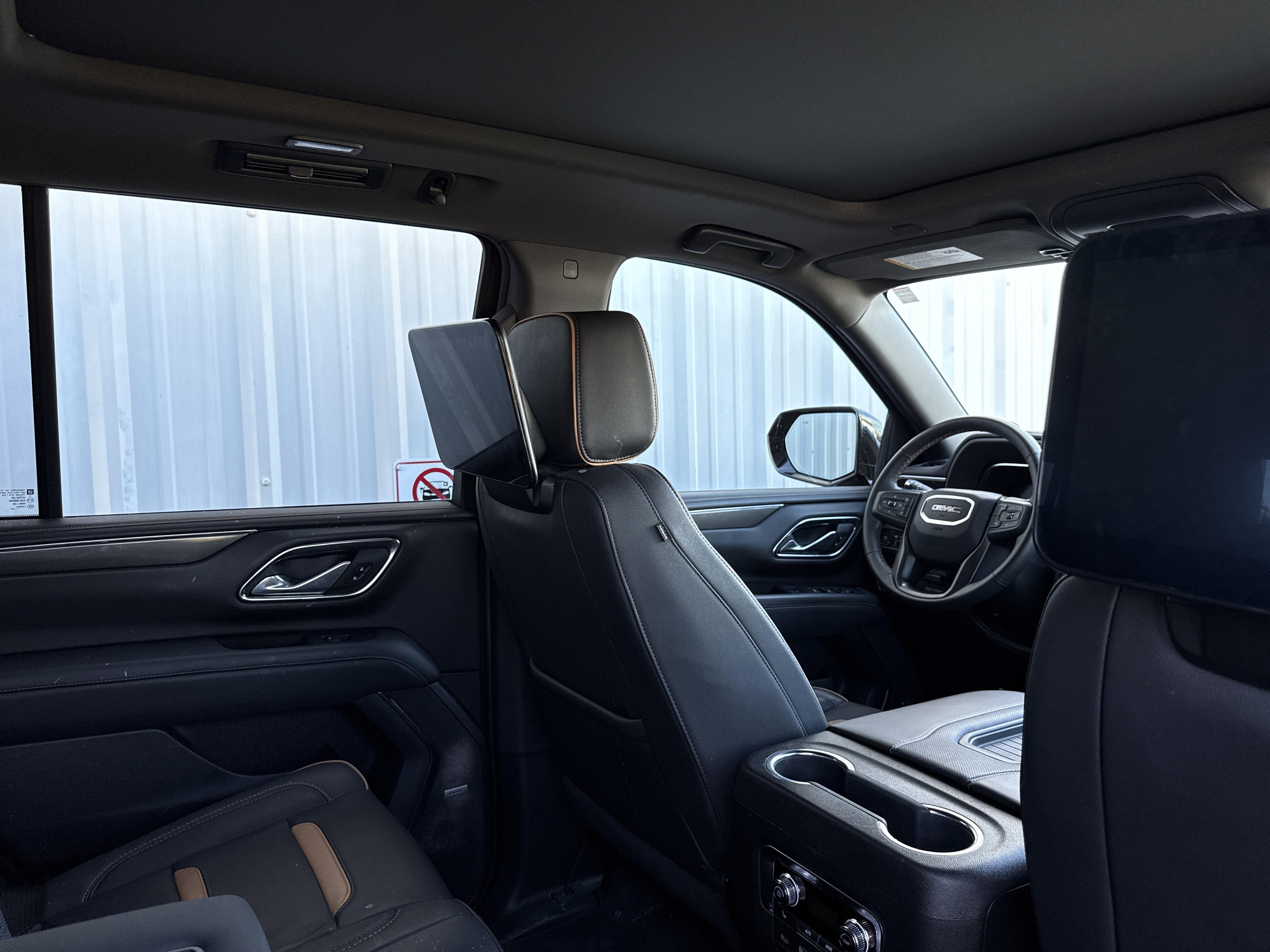 Used 2024 GMC Yukon AT4 w/ AT4 Premium Plus Package image 54