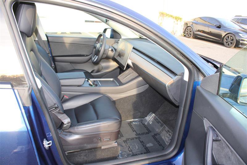 Used 2022 Tesla Model Y Long Range image 11