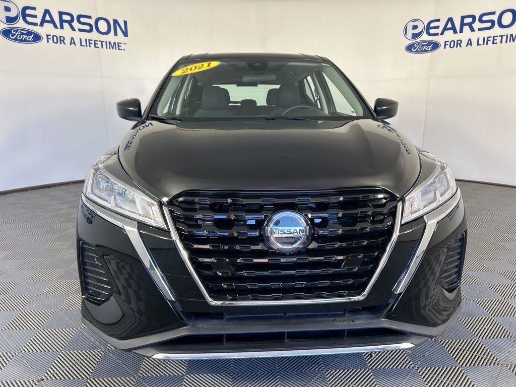 Used 2021 Nissan Kicks S image 2