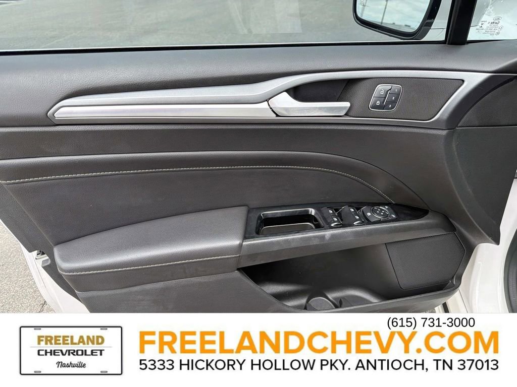 Used 2015 Ford Fusion Titanium image 26