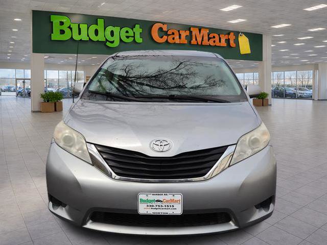 Used 2011 Toyota Sienna LE image 2