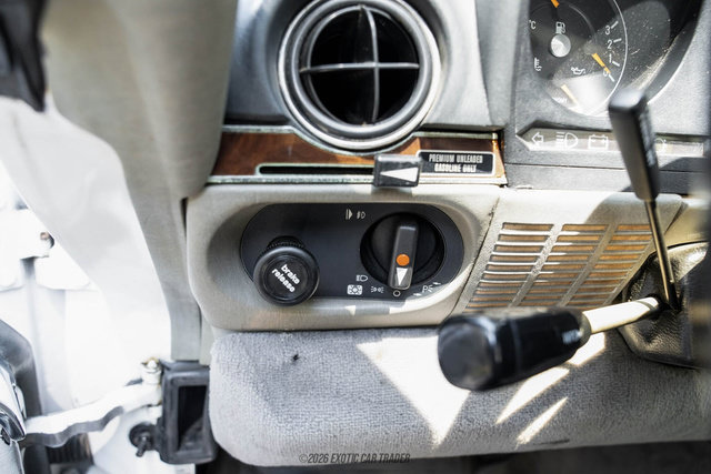 Used 1988 Mercedes-Benz 560 SL image 40