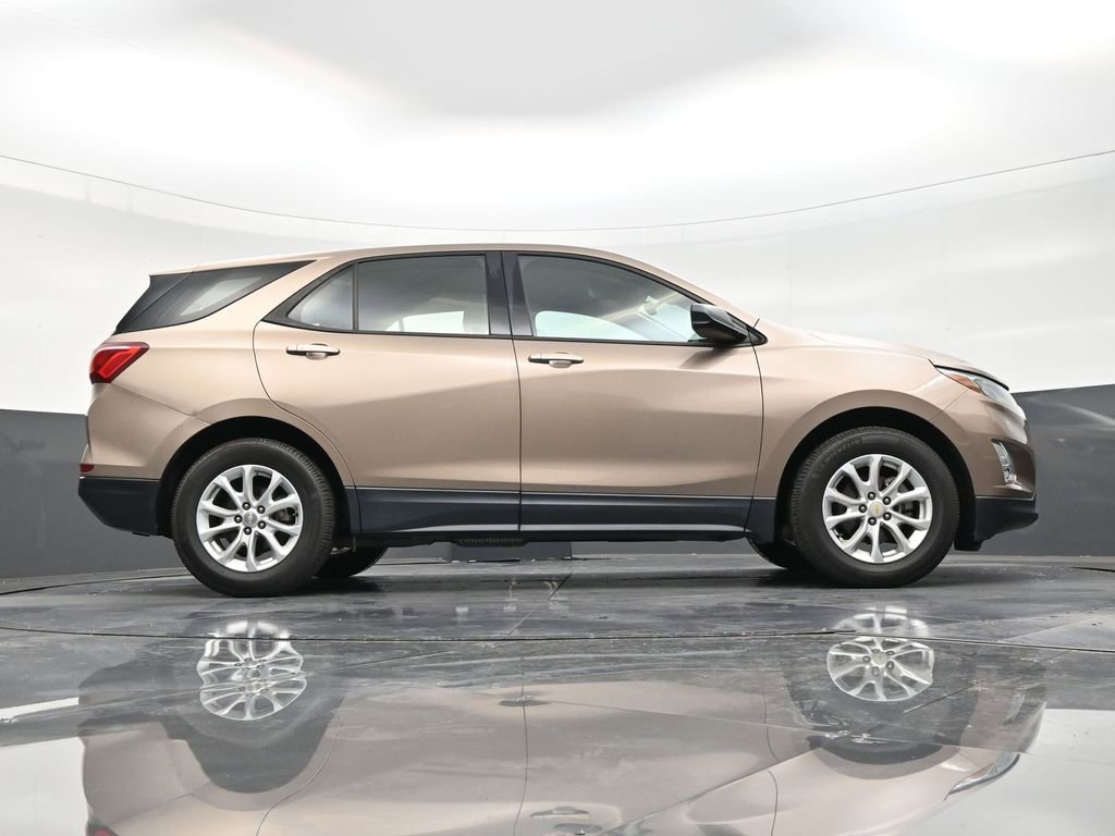 Used 2018 Chevrolet Equinox LS image 25