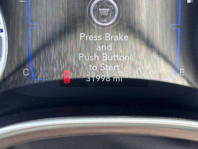 Used 2022 Chrysler Voyager LX FWD image 12
