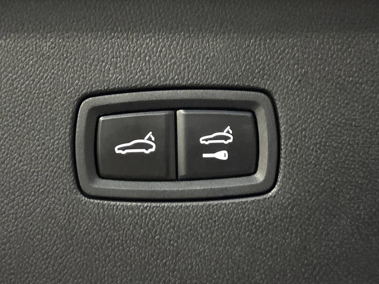 Used 2025 Porsche Cayenne E-Hybrid Coupe image 9