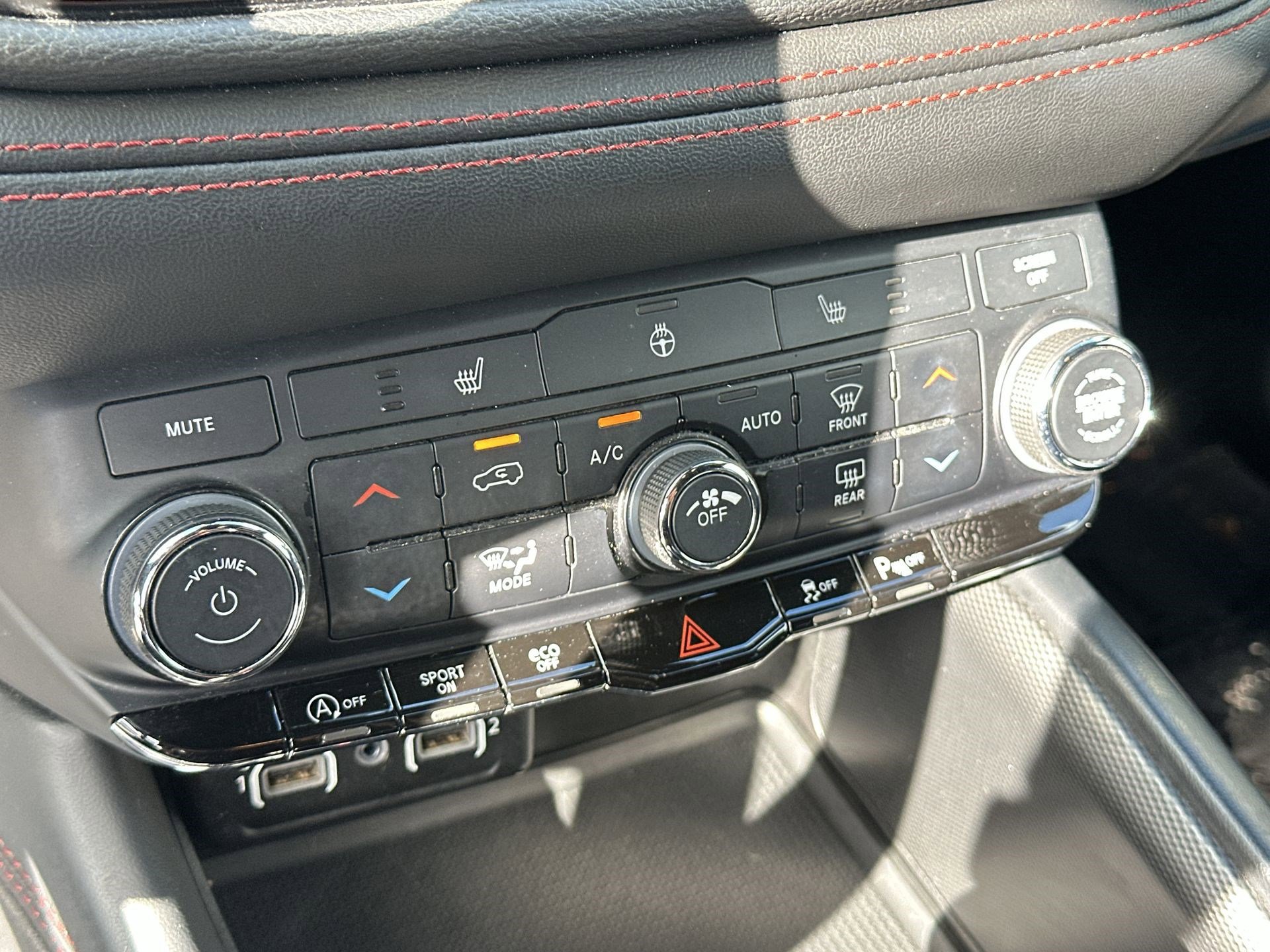 Used 2023 Dodge Durango GT RWD image 16