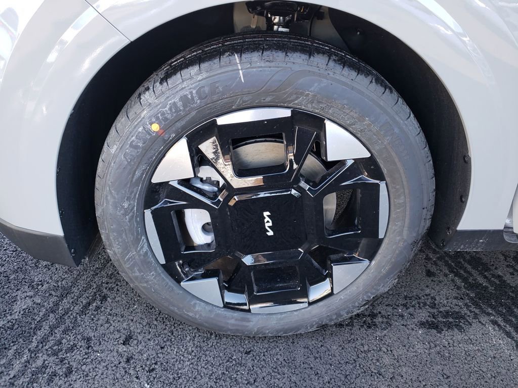 New 2026 Kia Carnival EX FWD image 25