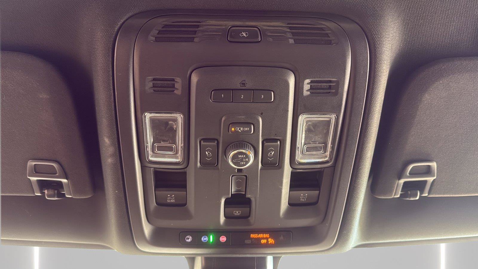 Used 2022 GMC Yukon Denali w/ Denali Premium Package AWD/4WD image 27