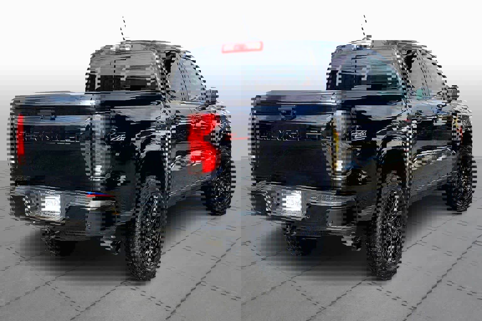 Certified 2024 Chevrolet Colorado Z71 w/ LPO, Dark Essentials Package image 12