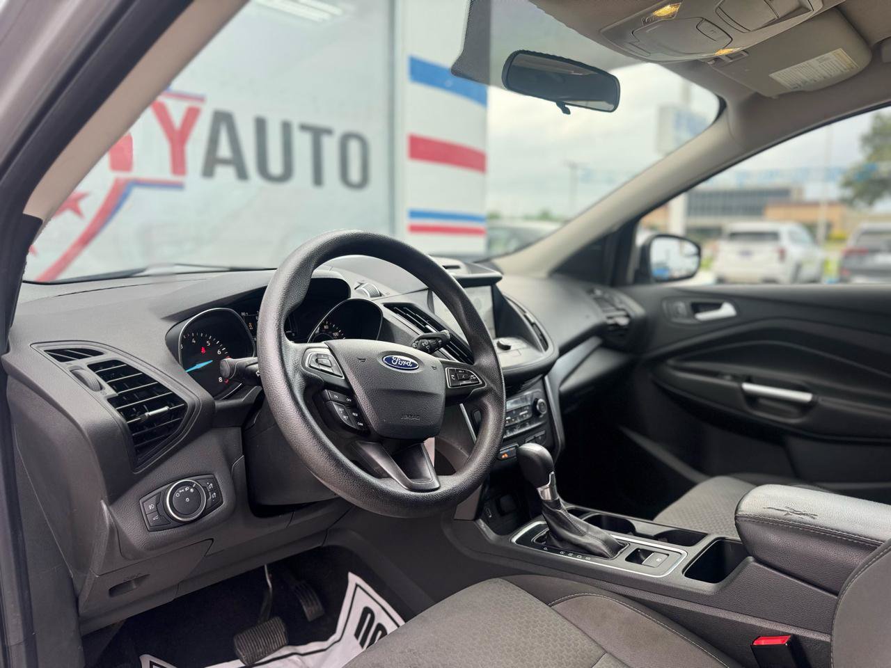 Used 2017 Ford Escape SE w/ Equipment Group 201A FWD image 36