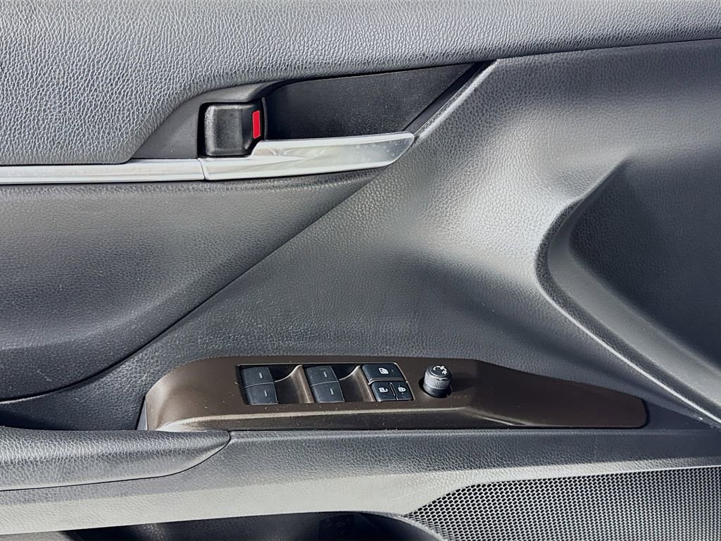 Used 2021 Toyota Camry SE image 15