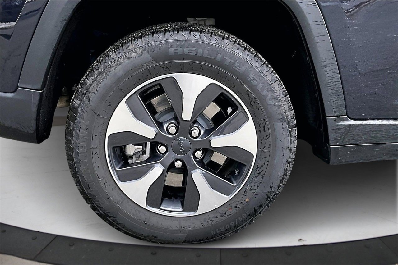 Used 2024 Jeep Grand Cherokee Limited 4xe image 37