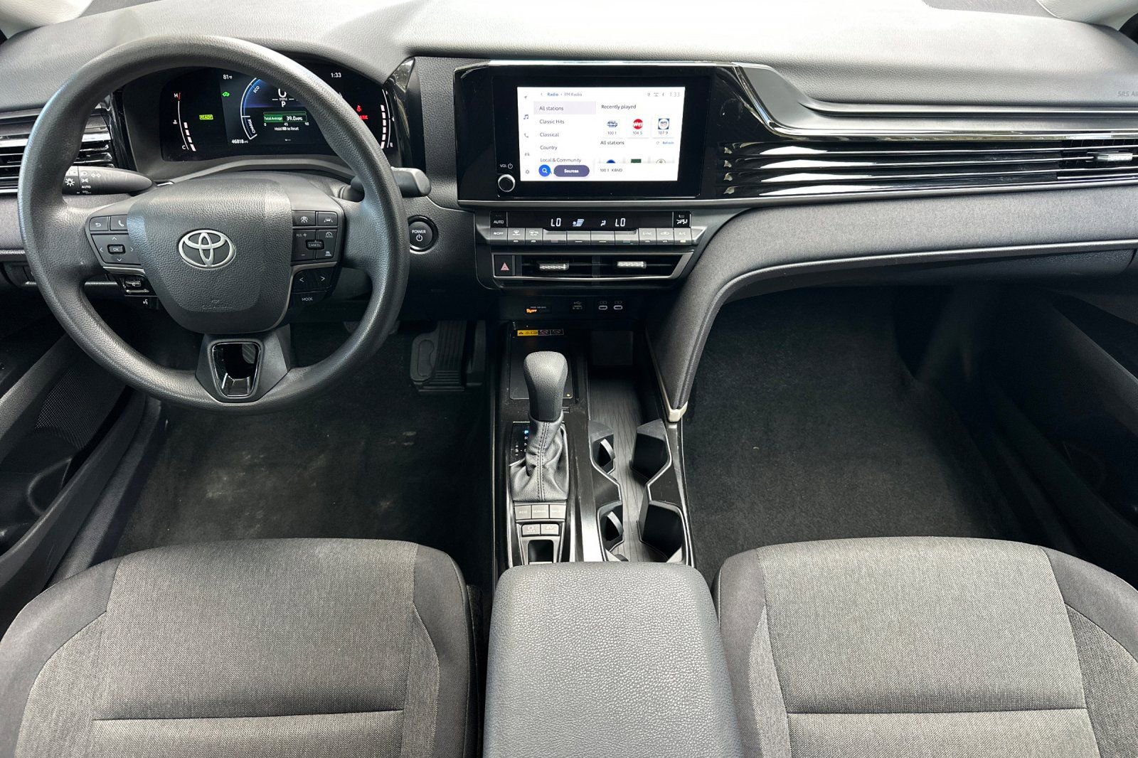 Used 2025 Toyota Camry LE image 13