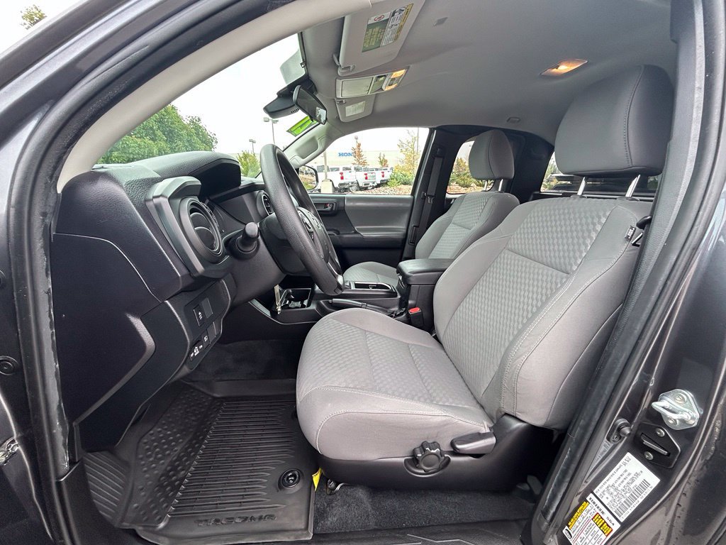Used 2021 Toyota Tacoma SR AWD/4WD image 12