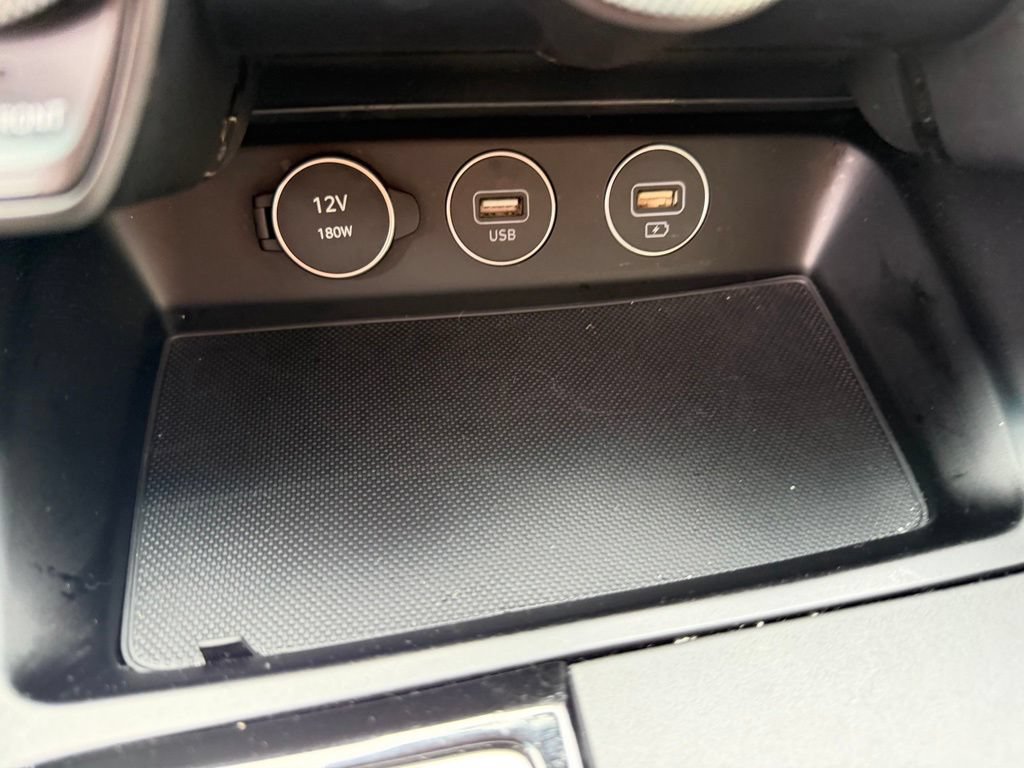 Used 2022 Genesis G70 2.0T RWD image 25