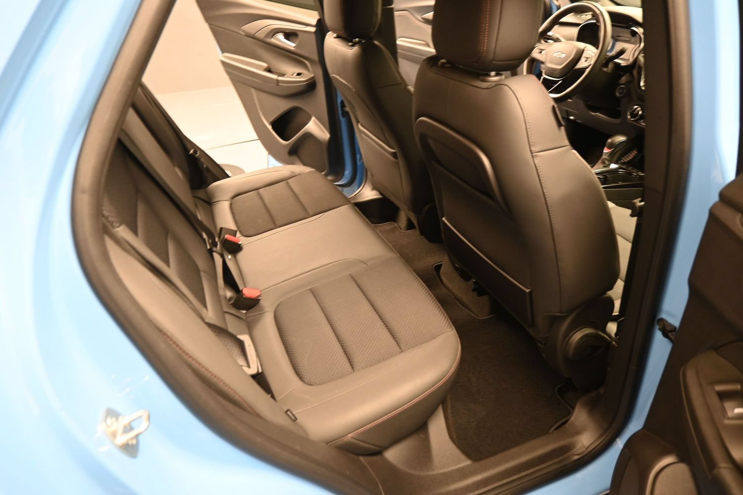 Used 2023 Chevrolet TrailBlazer RS w/ Sun and Liftgate Package FWD image 19