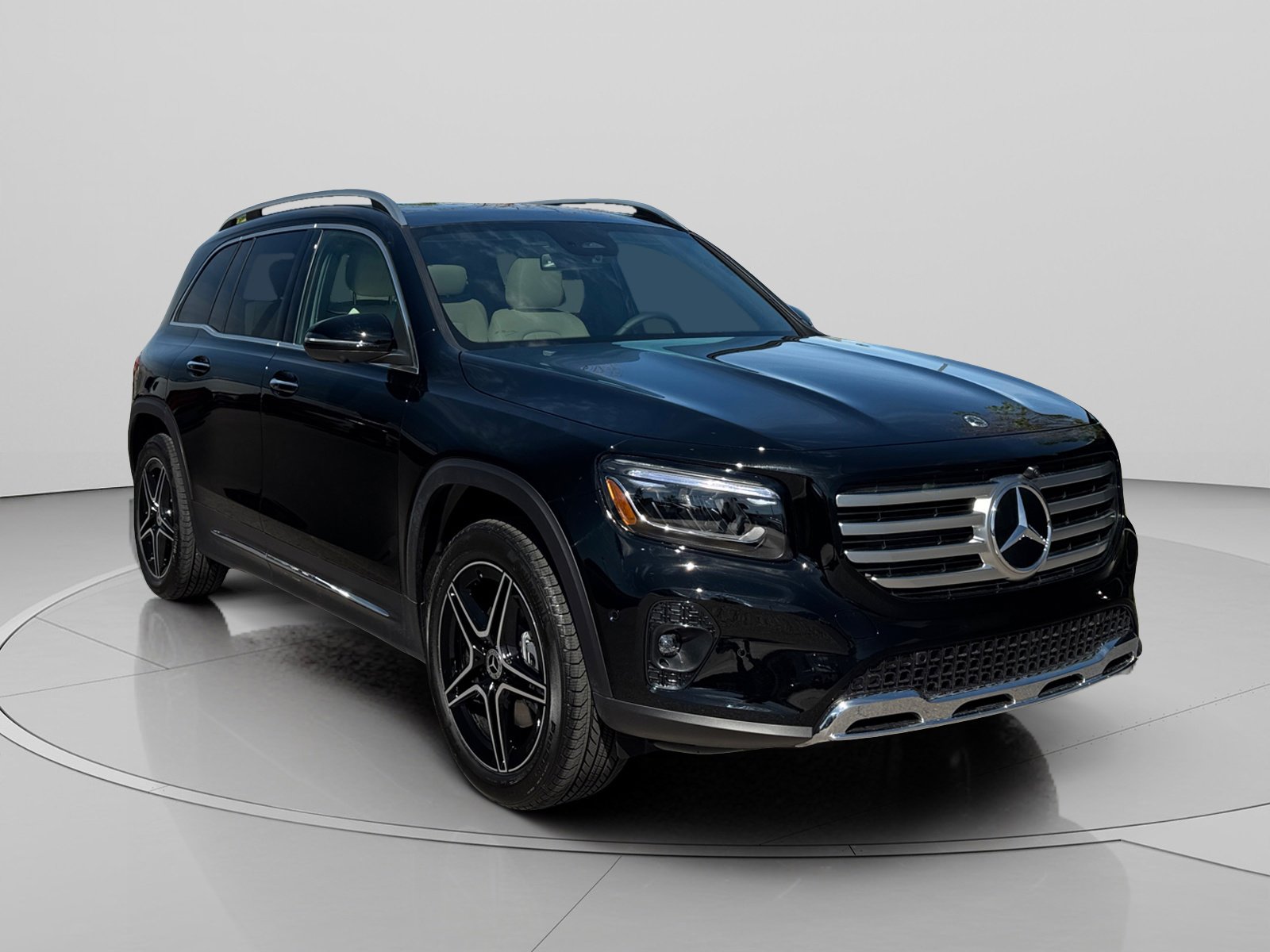 Used 2026 Mercedes-Benz GLB 250 4MATIC image 7