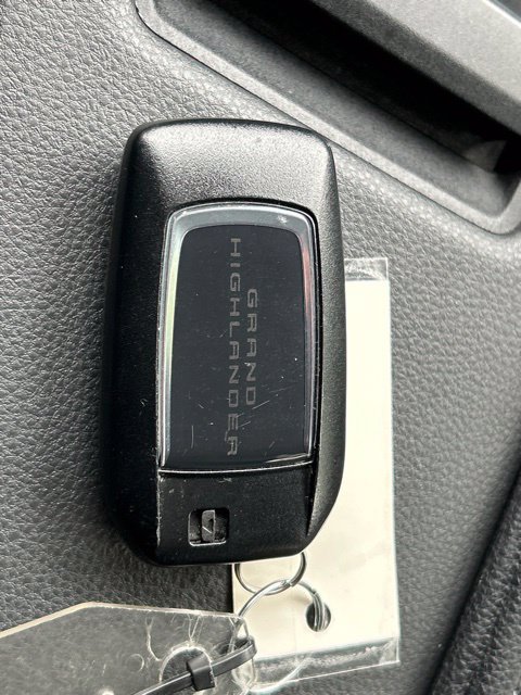 Used 2024 Toyota Grand Highlander AWD image 65