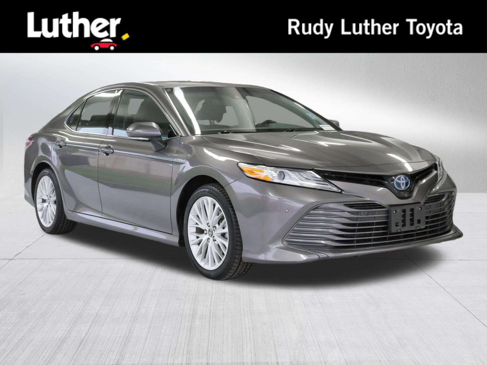 Certified 2018 Toyota Camry XLE image 1