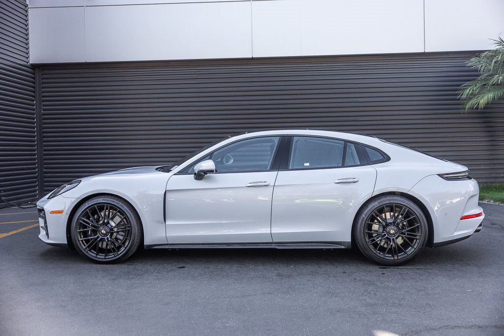 Certified 2025 Porsche Panamera GTS image 2