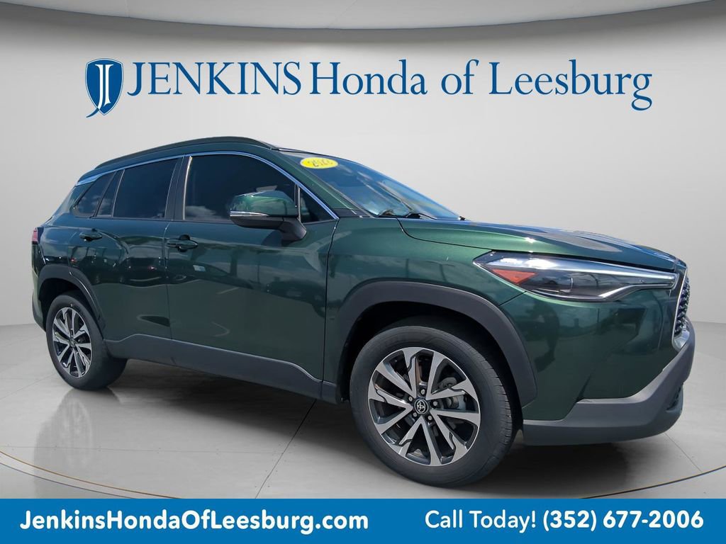 Used 2022 Toyota Corolla Cross XLE FWD image 1