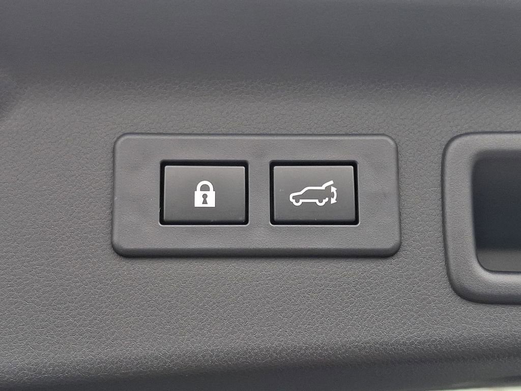 Used 2025 Subaru Forester Premium image 29