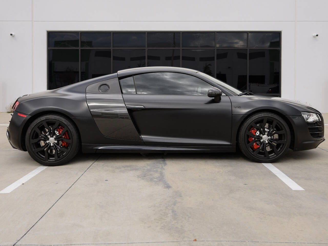 Used 2012 Audi R8 V10 w/ Enhanced Leather Pkg image 10