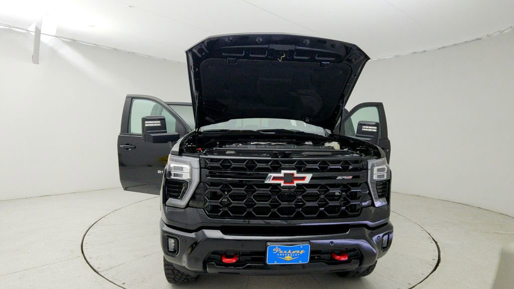 Certified 2025 Chevrolet Silverado 2500 ZR2 w/ Technology Package AWD/4WD image 10