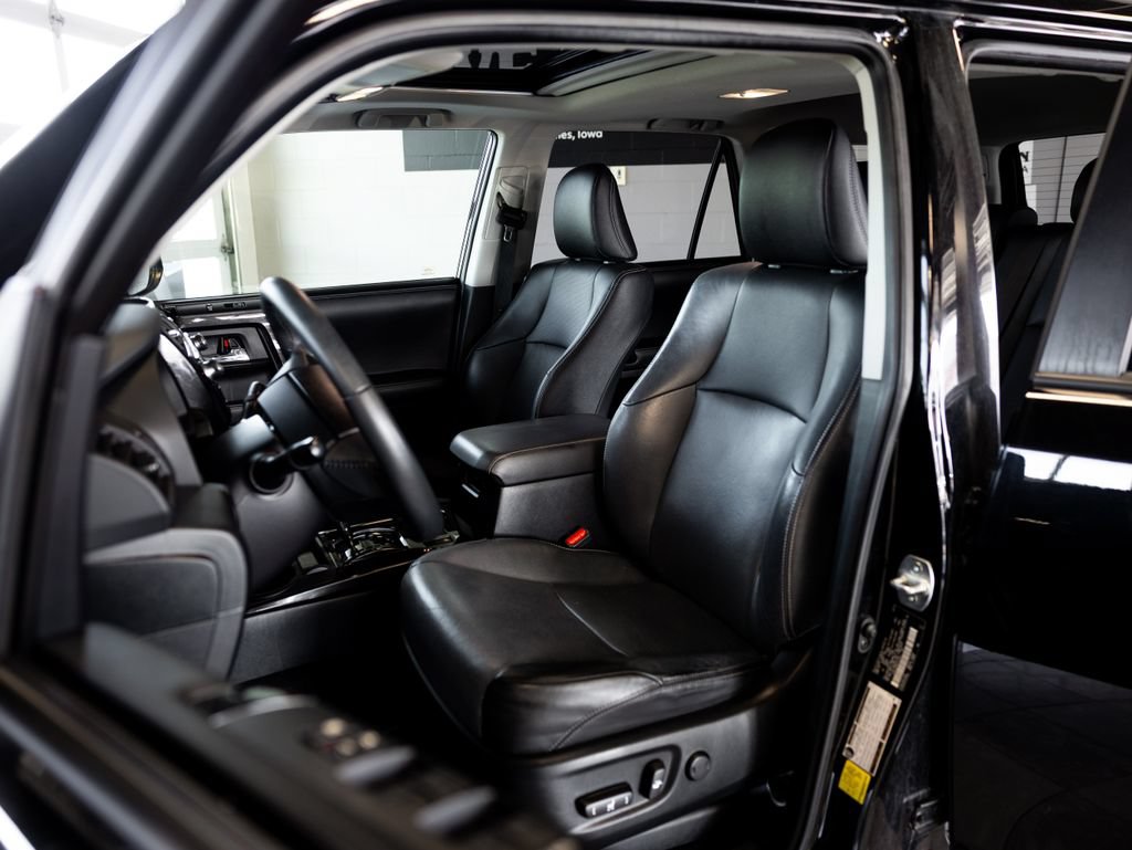 Used 2019 Toyota 4Runner Limited AWD/4WD image 10