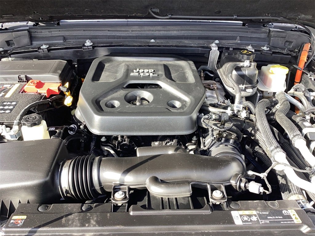 Used 2021 Jeep Wrangler Unlimited Sahara w/ Cold Weather Group image 21