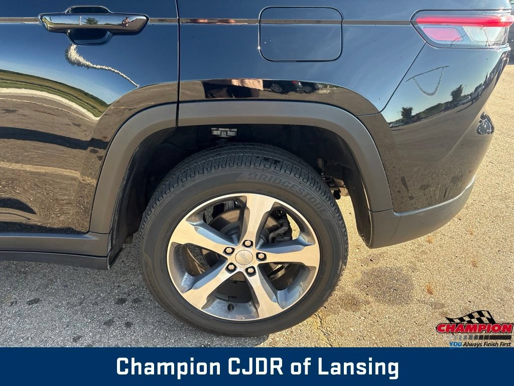 Used 2024 Jeep Grand Cherokee Limited AWD/4WD image 36
