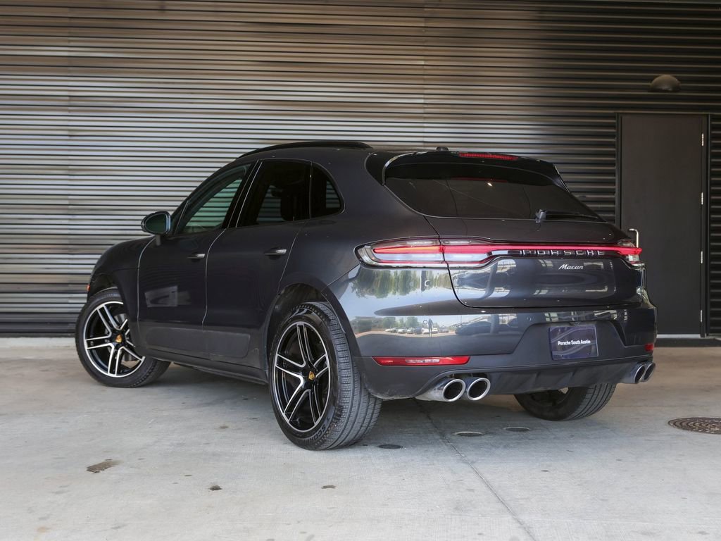 Certified 2021 Porsche Macan image 3