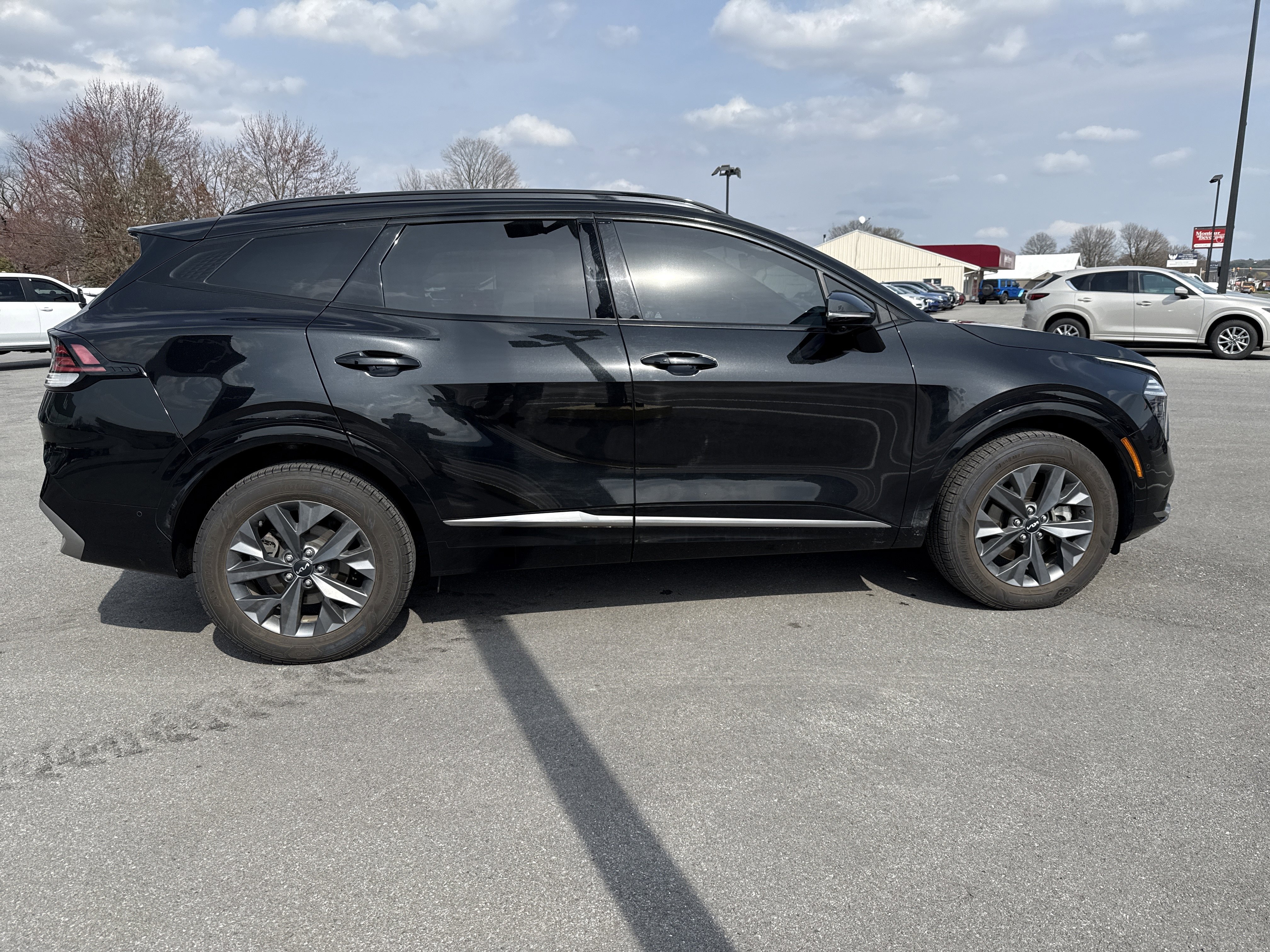 Used 2023 Kia Sportage SX Prestige image 2