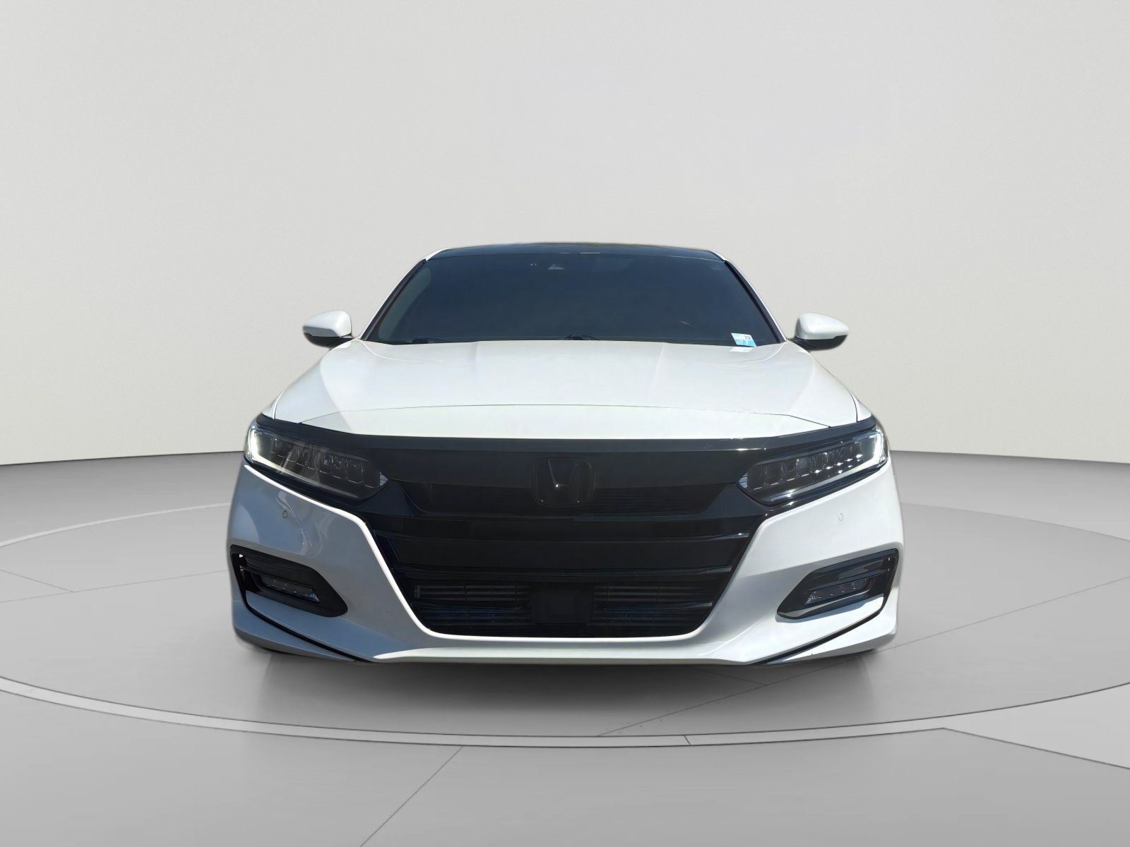Used 2018 Honda Accord Touring image 8