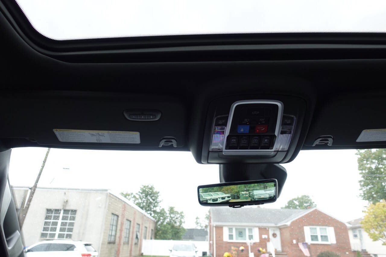 Used 2025 RAM 1500 Sport w/ Sport Level 1 Equipment Group AWD/4WD image 49