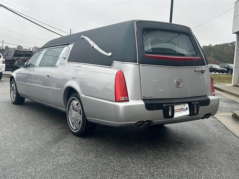 Used 2010 Cadillac DTS Funeral Coach image 6