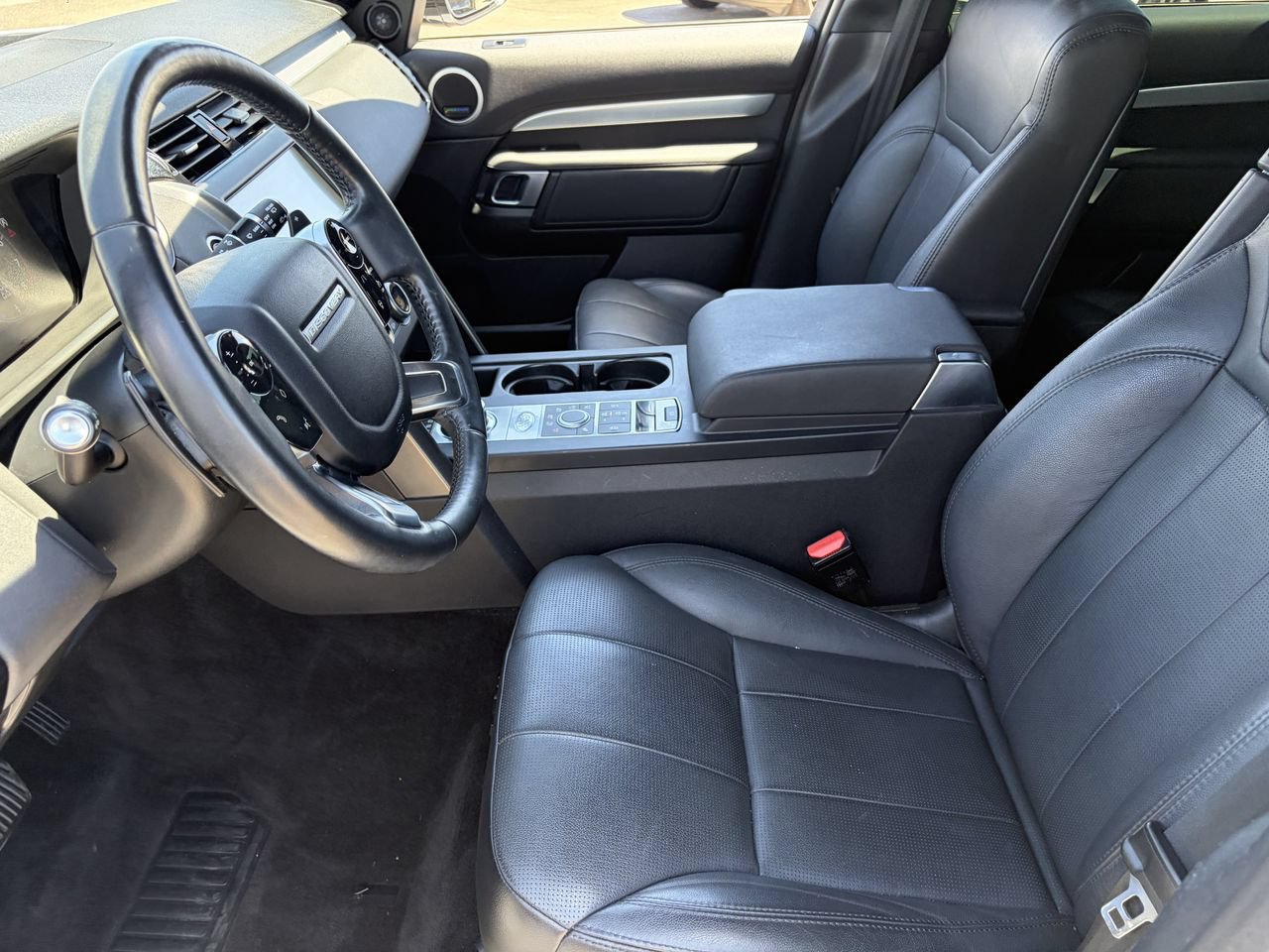 Used 2020 Land Rover Discovery Landmark AWD/4WD image 22