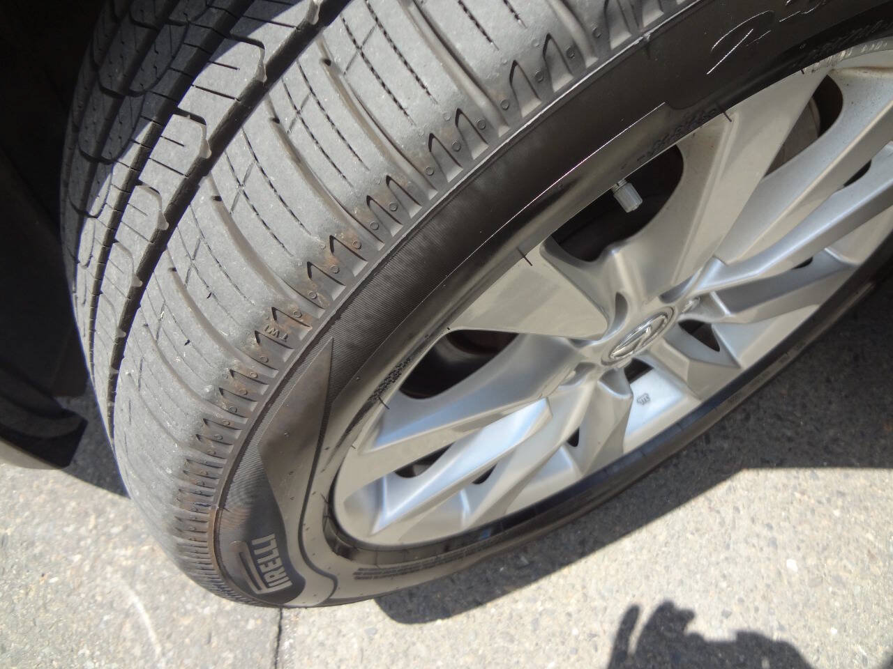 Used 2010 Lexus LS 460 AWD image 16