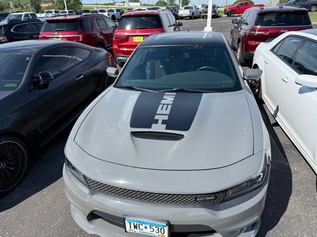 Used 2017 Dodge Charger R/T RWD image 3