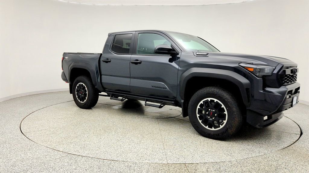 Used 2025 Toyota Tacoma TRD Off-Road AWD/4WD image 3