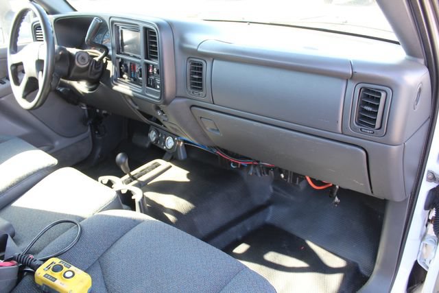 Used 2007 Chevrolet Silverado 3500 4x4 Regular Cab w/ Skid Plate Package image 28
