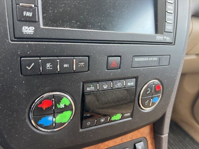 Used 2010 Buick Enclave CXL image 11