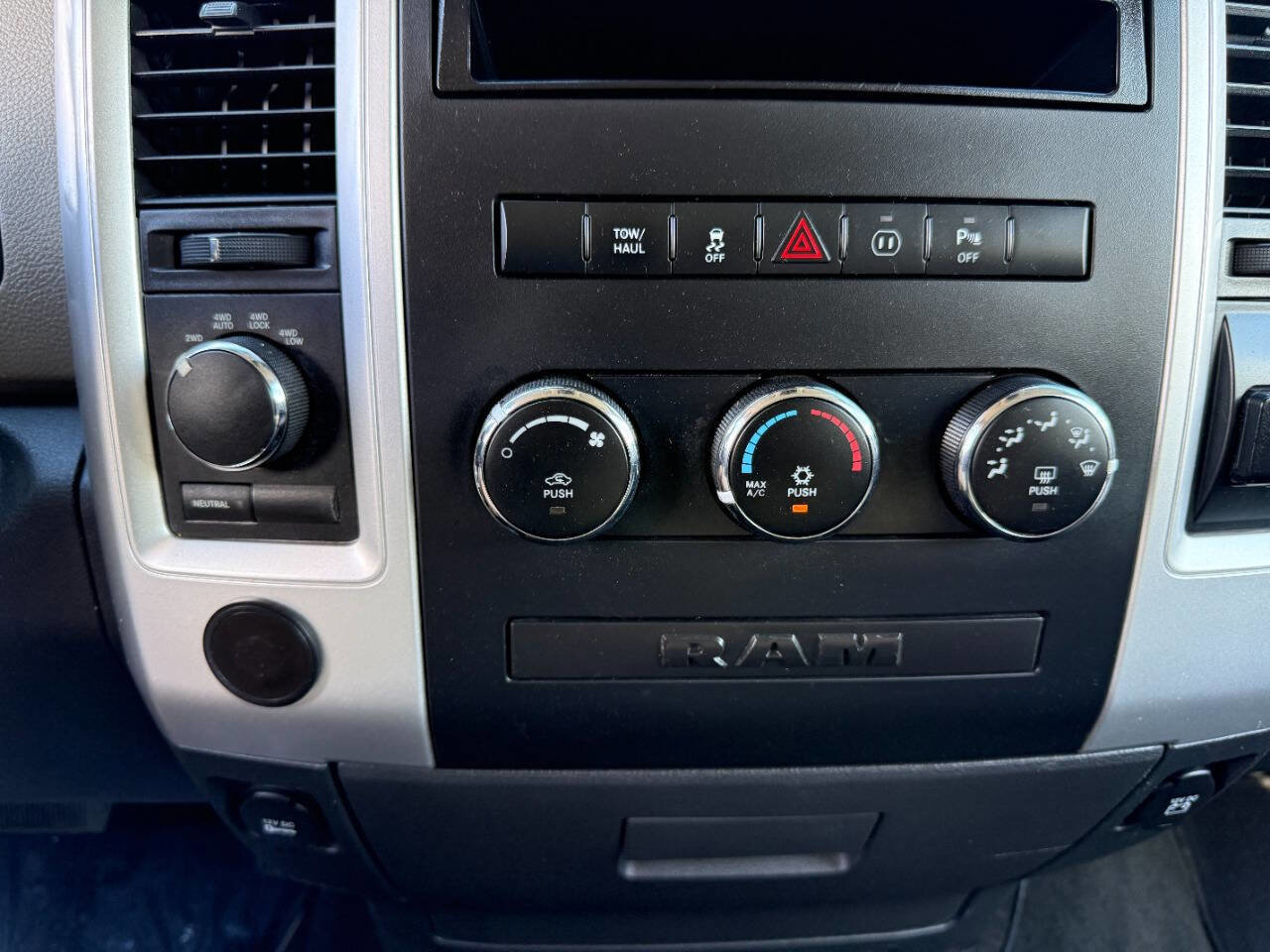 Used 2012 RAM 1500 Big Horn w/ Luxury Group image 44