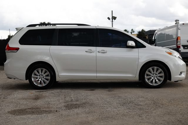 Used 2014 Toyota Sienna Limited w/ Limited Premium Package AWD/4WD image 15