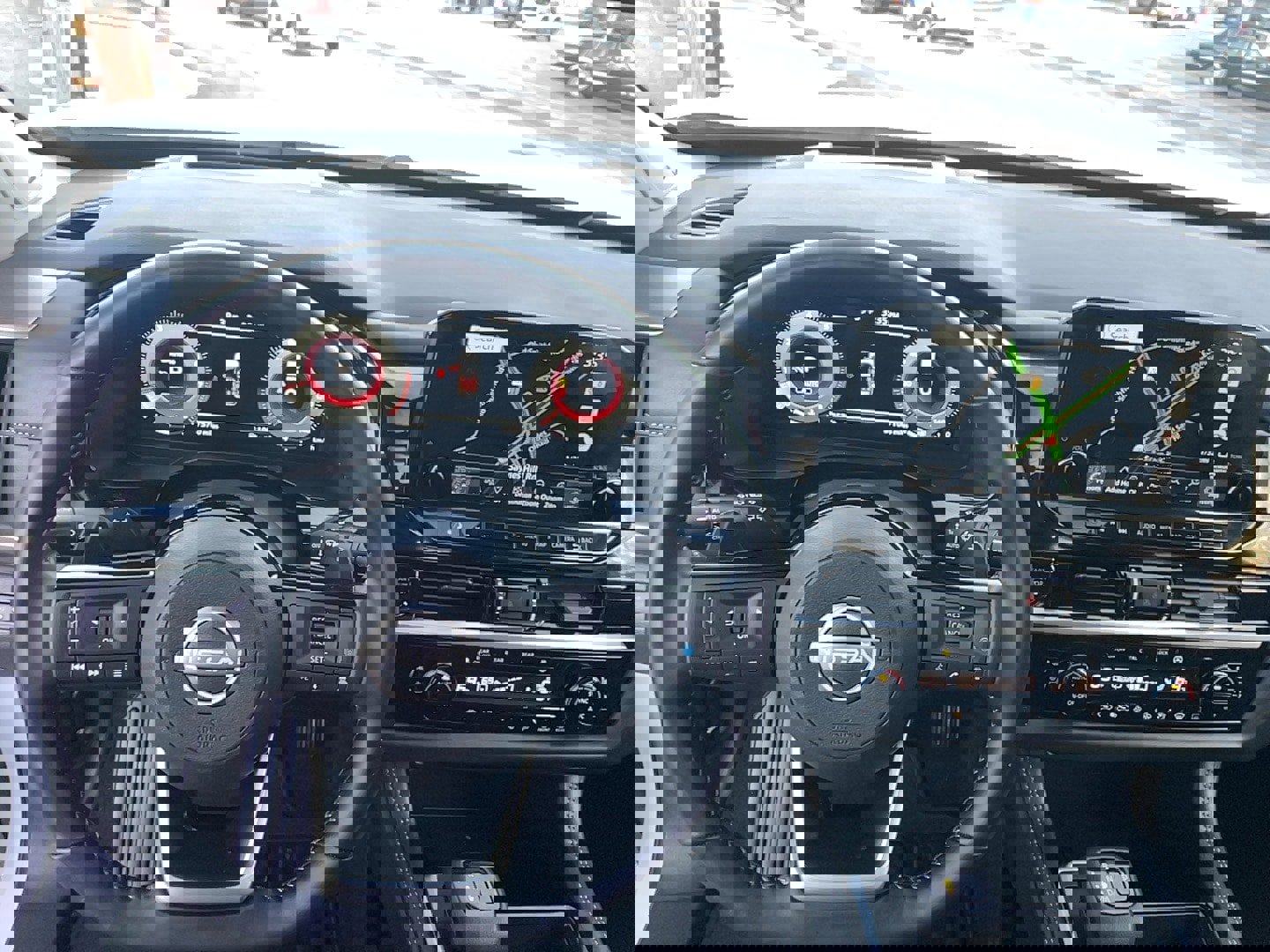 Used 2025 Nissan Pathfinder Platinum AWD/4WD image 29