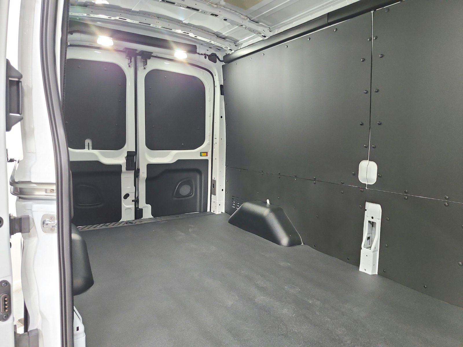 New 2027 Ford Transit 250 148 Medium Roof w/ Load Area Protection Package RWD image 36