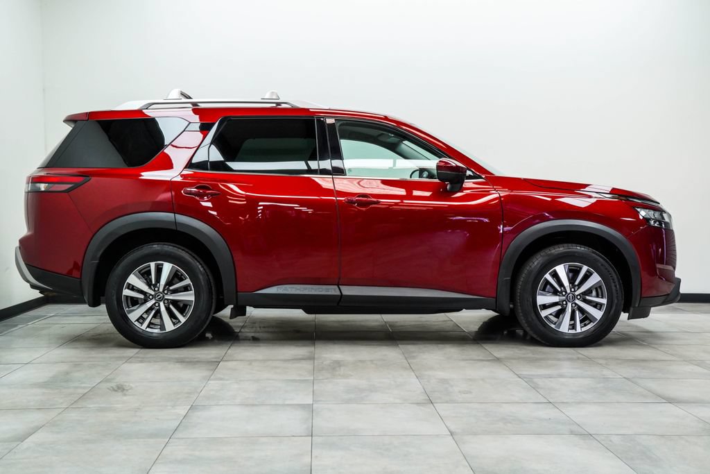 Used 2023 Nissan Pathfinder SL AWD/4WD image 10