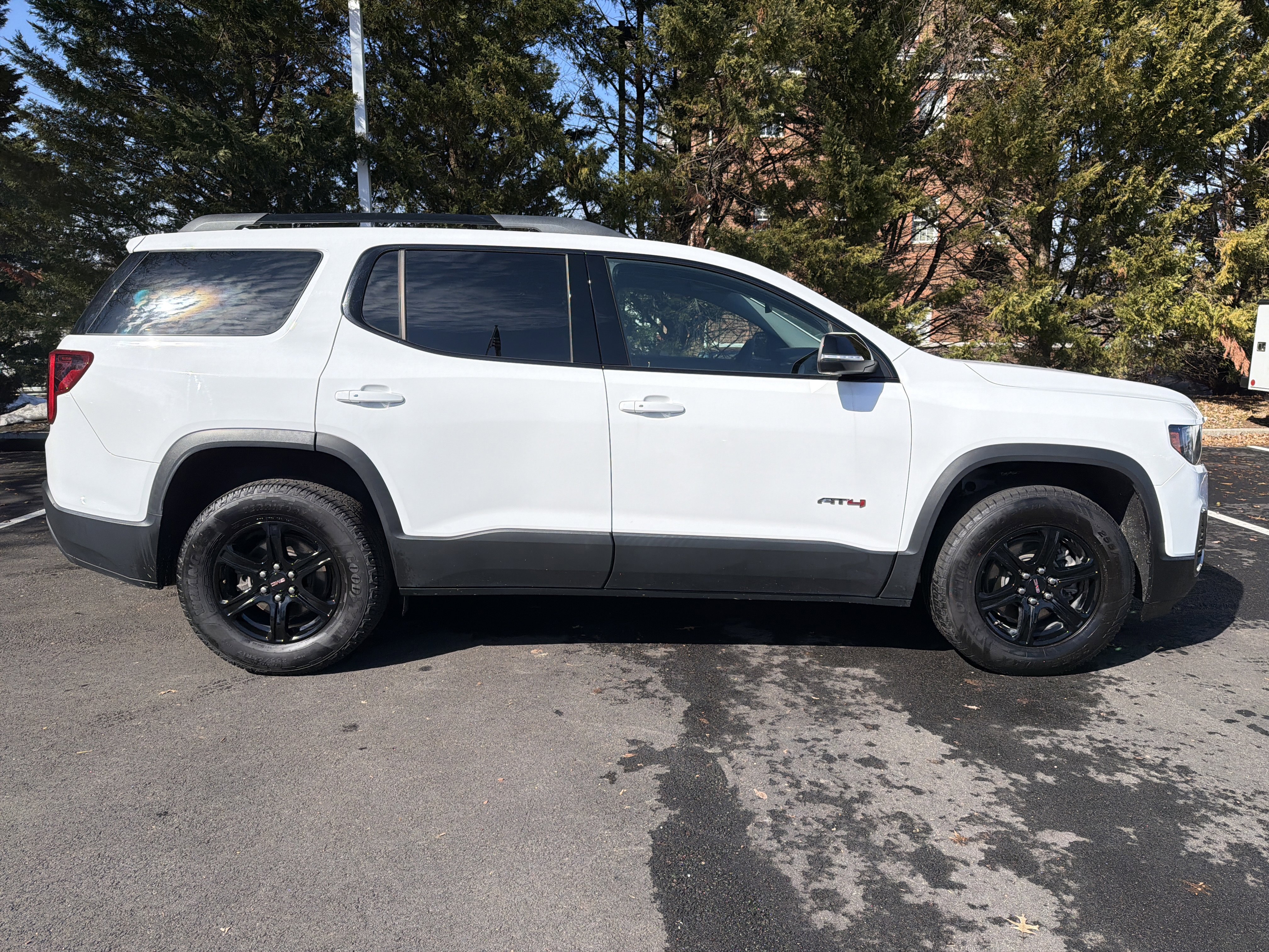 Used 2023 GMC Acadia AT4 w/ Technology Package image 11