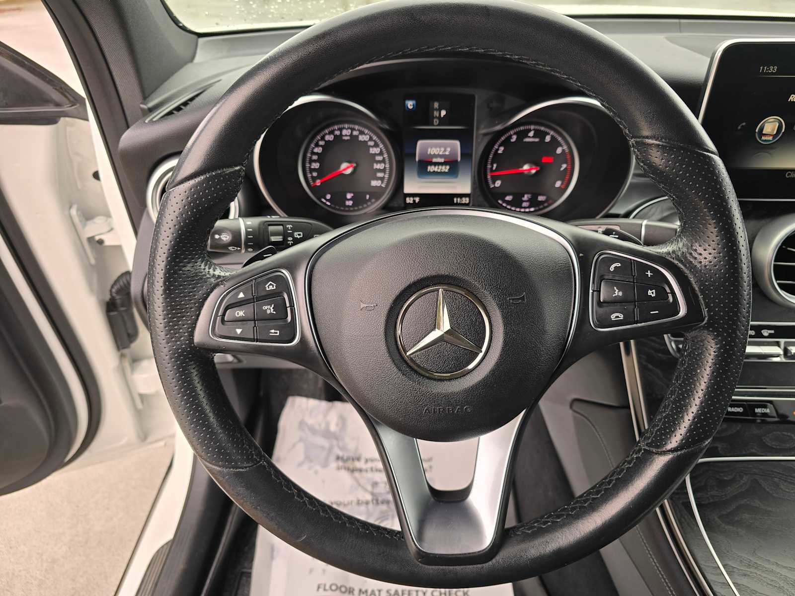 Used 2017 Mercedes-Benz GLC 300 4MATIC image 24