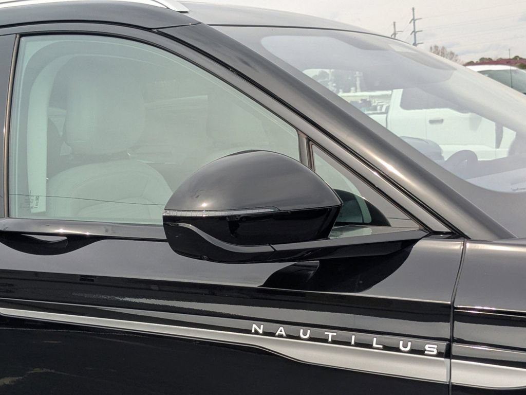 New 2026 Lincoln Nautilus Reserve AWD/4WD image 12